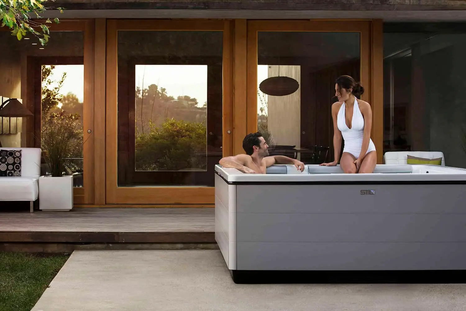 Bullfrog Spas® Spas Lifestyle 05